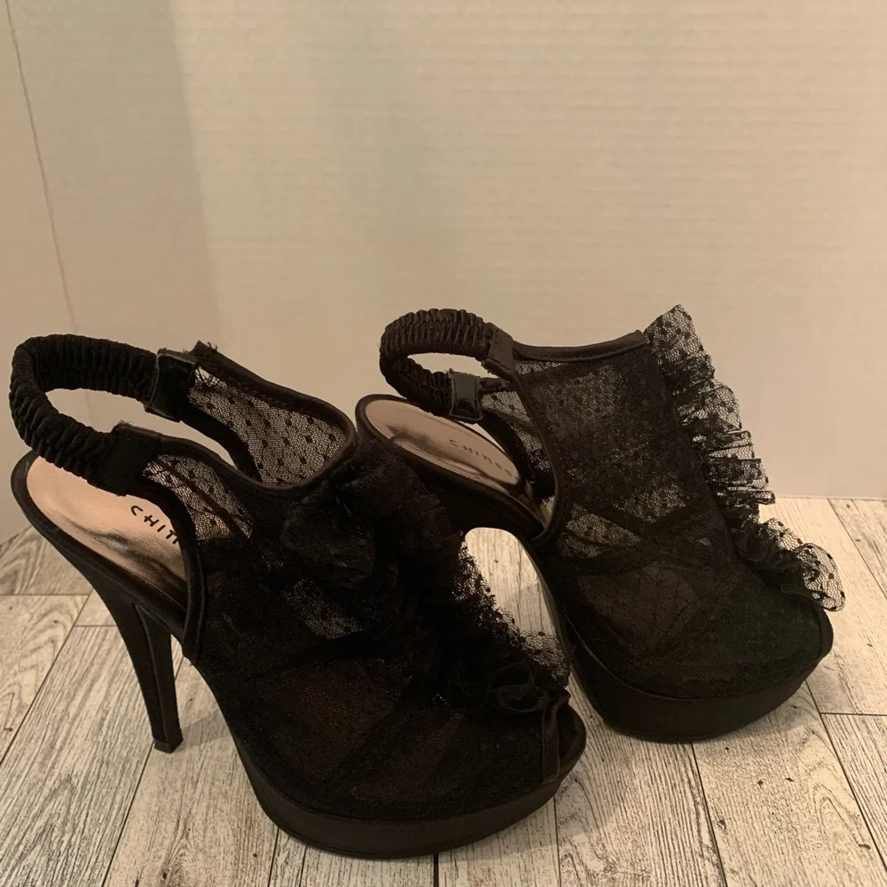 Chinese Laundry Black Lace and Ruffle Slingback Stilettos. - Picture 2 of 7